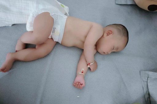 山南宝宝短发型女